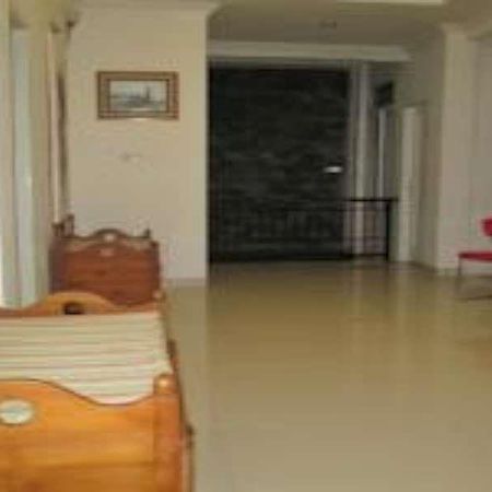 Ge Jacmart Homestay Makassar By Zuzu Extérieur photo